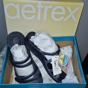 Basically New Aetrex Janey Navy Triple-Strap Orthodic Slides